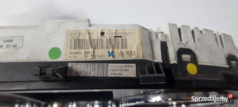 LICZNIK ZEGAR VOLKSWAGEN TOUAREG 7L6920880C osobowe Lipno