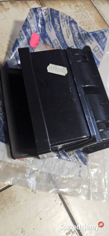 Fiat 126pNowaoryginalna kratka wlotu powietrza