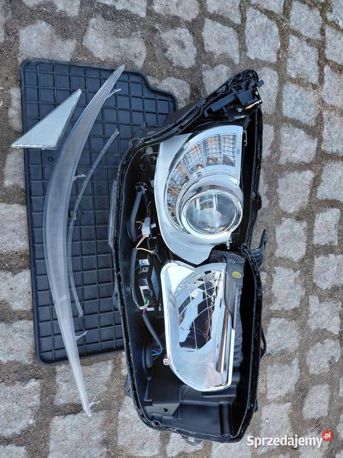 Reflektor prawy dawca infinti q50 V37 Białystok