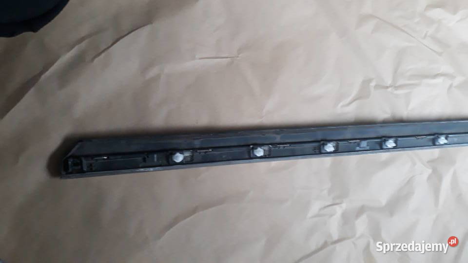 VW Passat B8 listwa drzwi lewy przód Listwy i nakładki Bukownica sprzedam