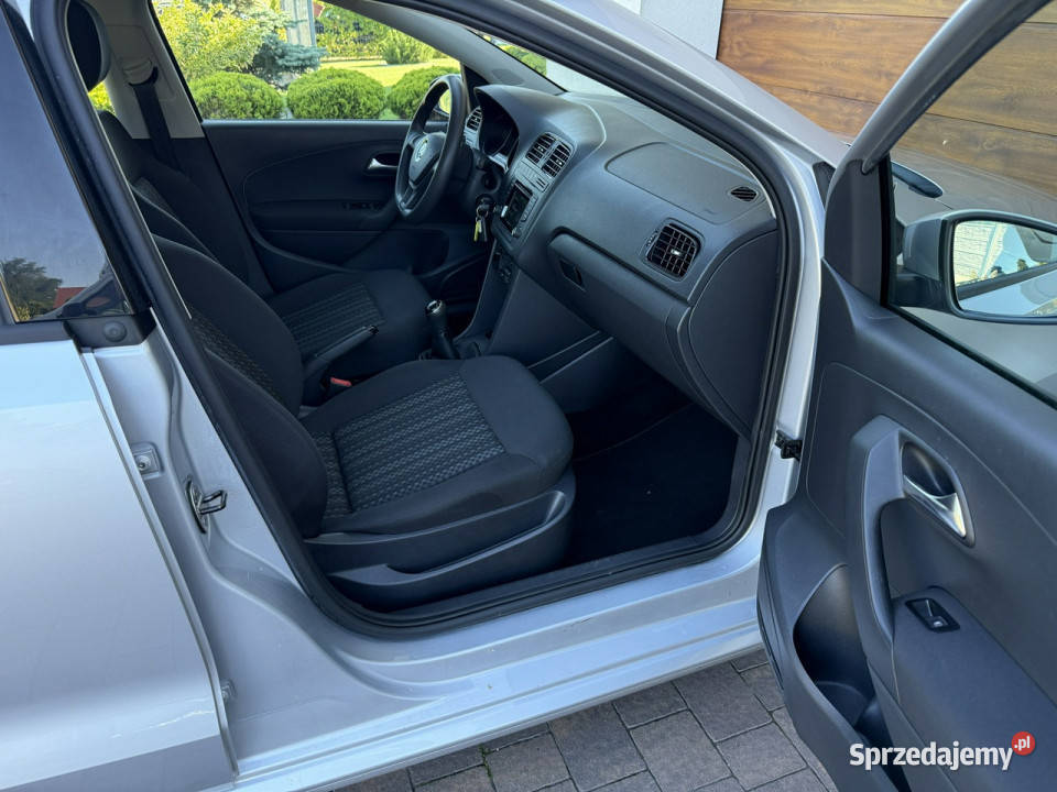 Volkswagen Polo 17r 10 MPI benzyna z Niemiec Konradów sprzedam