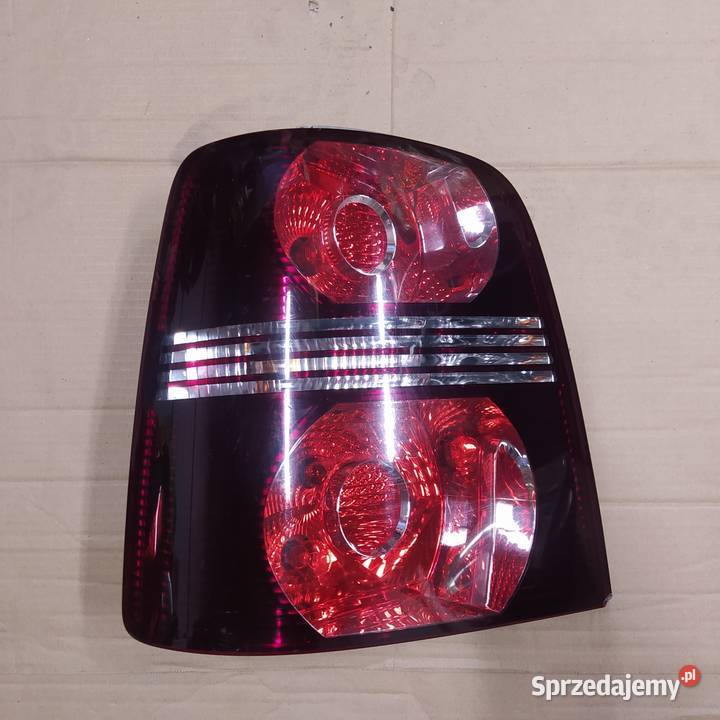 Lampa lewa tył VW Touran lift