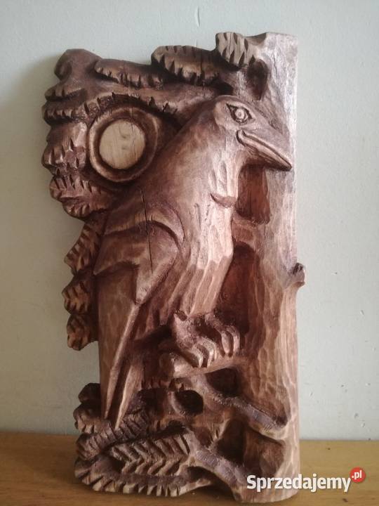 Kruk niosący słońce na grzbiecie