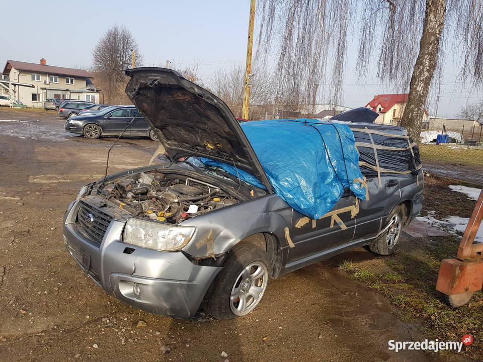 Okazyjnie uszkodzone subaru Forester Warszawa