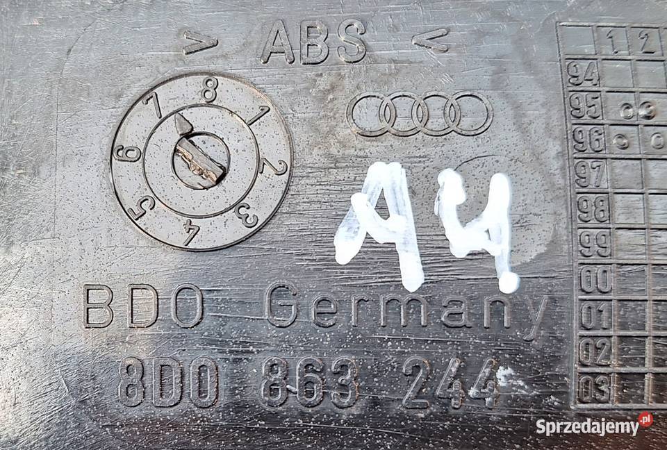 AUDI A4 B5 TONEL ŚRODKOWY 4D0863244 Radom