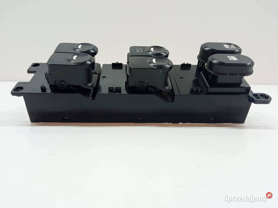 PRZEŁĄCZNIK SZYB LEWY PRZÓD 935702L010 Hyundai osobowe