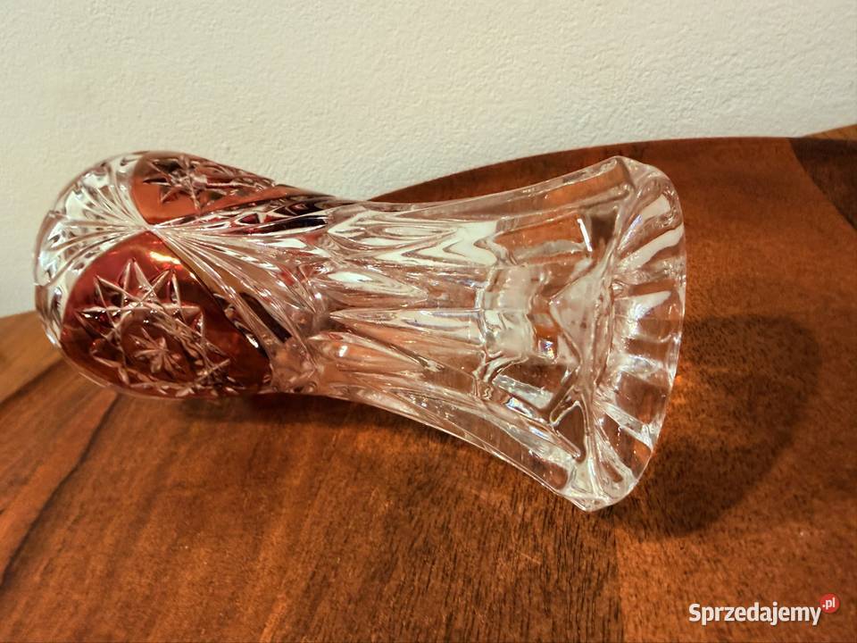 Śliczny kryształowy wazonik Cybinka