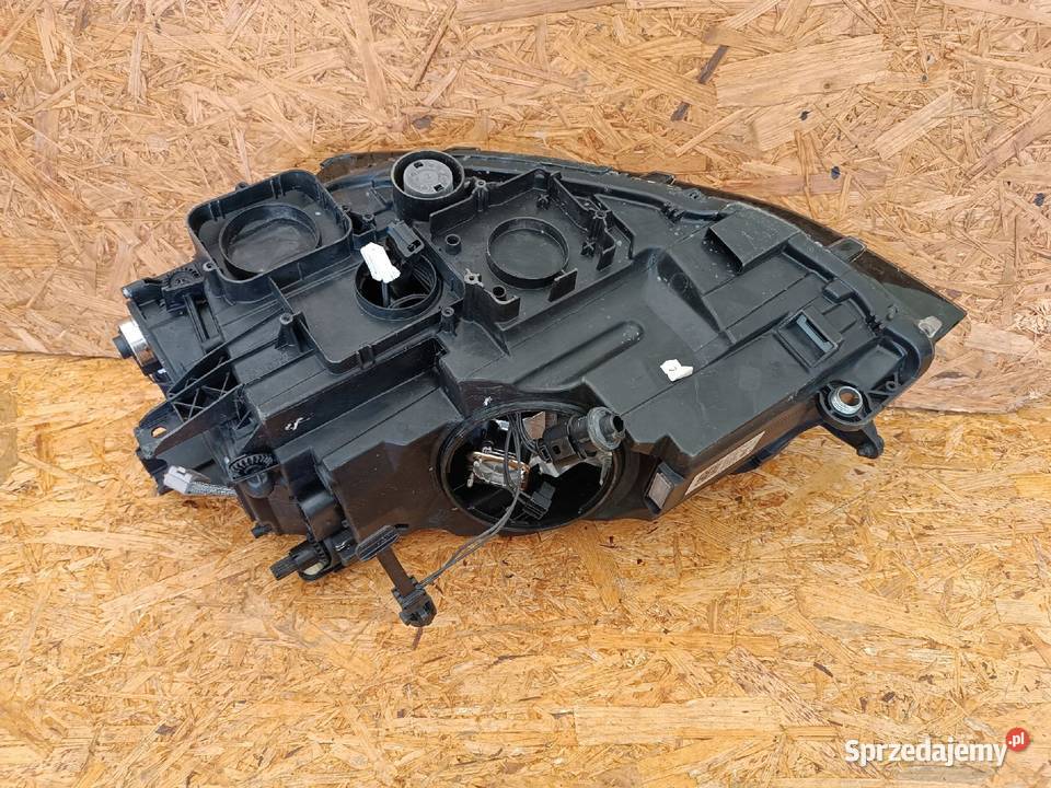 LAMPA REFLEKTOR PRAWY PRZÓD EU 5G1941032 XENON Nowy Tomyśl