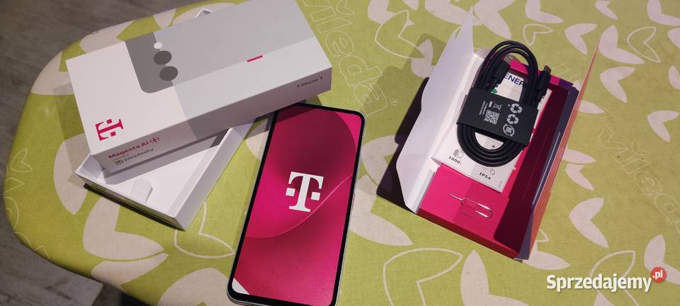 Smartfon T Phone 3 łódzkie Łódź
