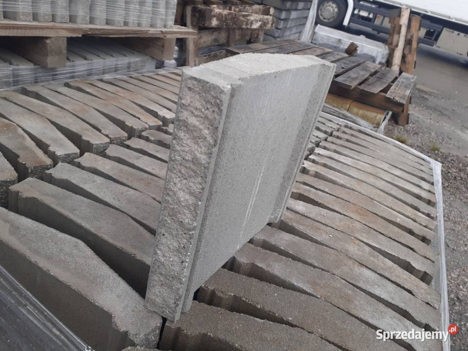 Daszek Betonowy Dwuspadowy Mały Łupany Kolor