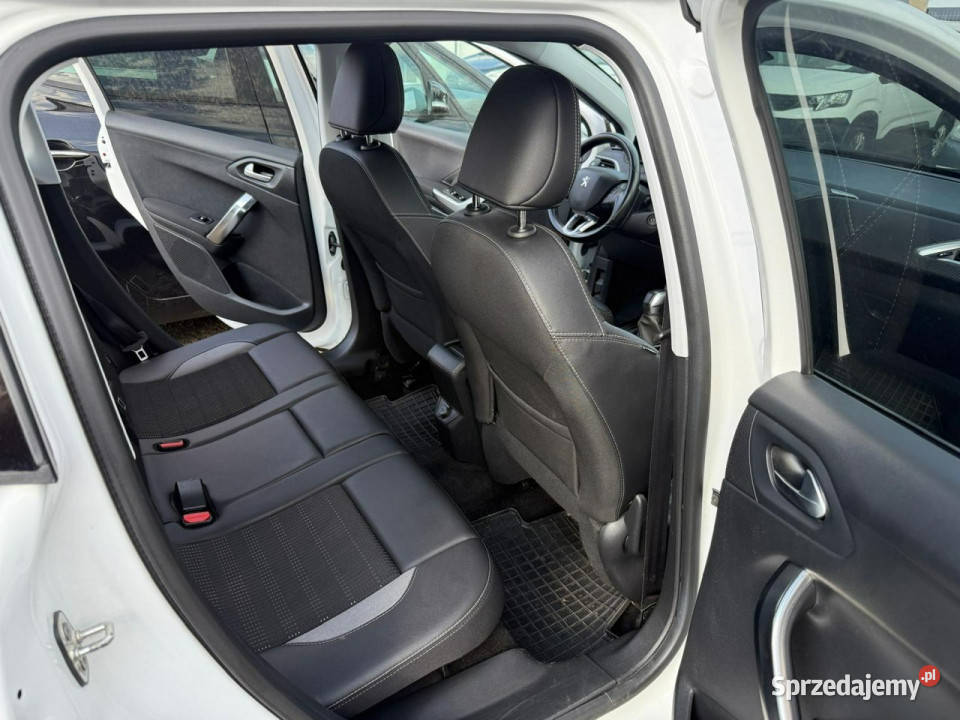 Peugeot 2008 Klimatronic navi dach panoramiczny 2008