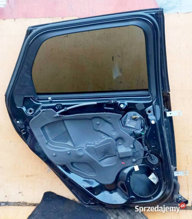 FORD FOCUS MK3 DRZWI PRAWY TYŁ KOMBI KOD FB Radom