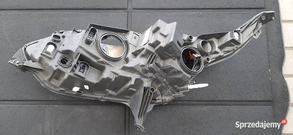 Ford Transit connect lampa prawa przód Kościerzyna