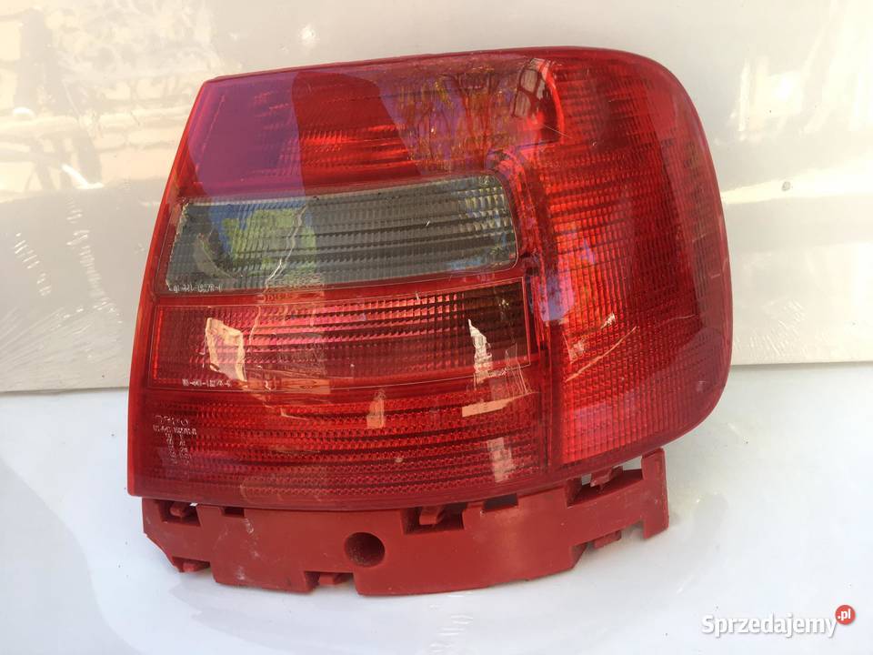 AUDI A4 B5 LIFT PRAWA LAMPA TYŁ SEDAN Lampy tylne wielkopolskie Ostroróg