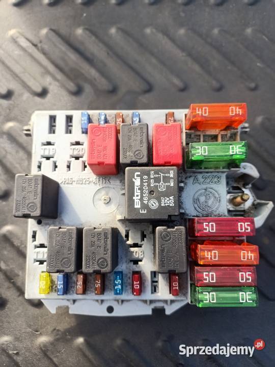 Skrzynka bezpieczników alfa Romeo 147 16 16v Szczecin sprzedam