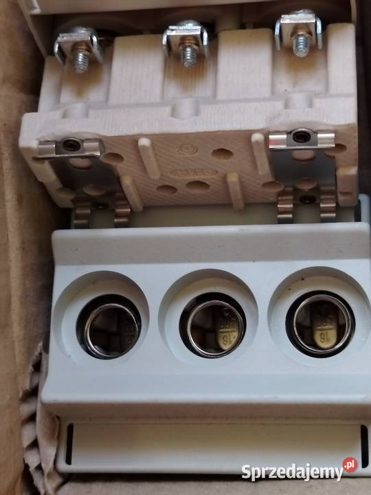 D01 E14 16A NK 3p podstawa bezp Pozostałe Poręba sprzedam