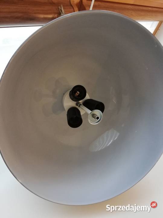 Lampa szara metalowa z połyskiem wisząca trzy Oświetlenie mazowieckie Warszawa