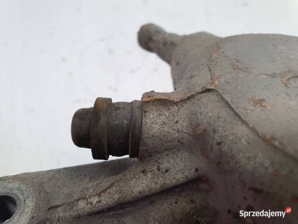 Mercedes W204 PRZEDNI ZACISK HAMULCOWY prawy Zaciski i jarzma Rudka