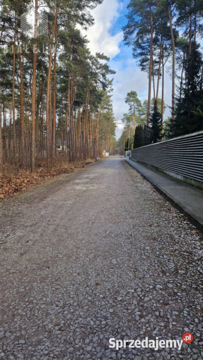 sprzedaży gruntu Łomianki Leśnych Dębów 2700