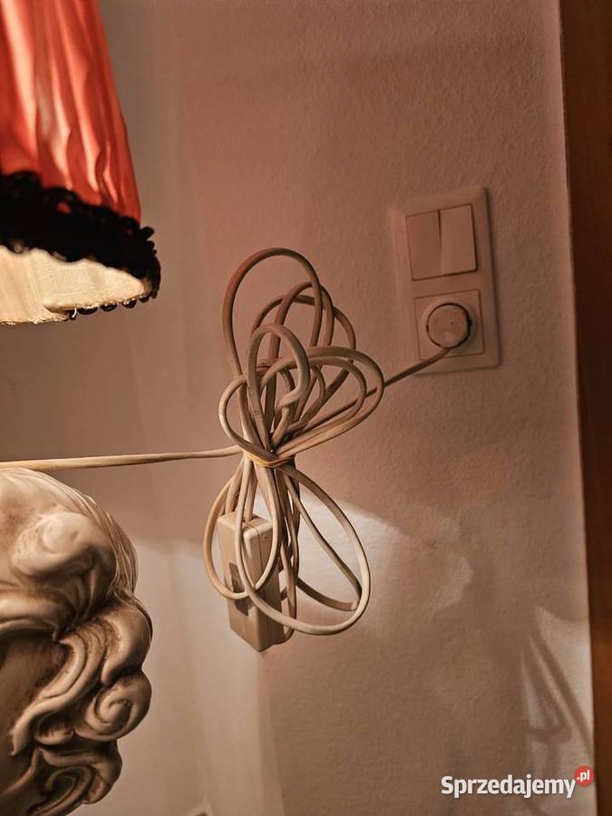 Porcelanowa lampa ozdobna Chobot