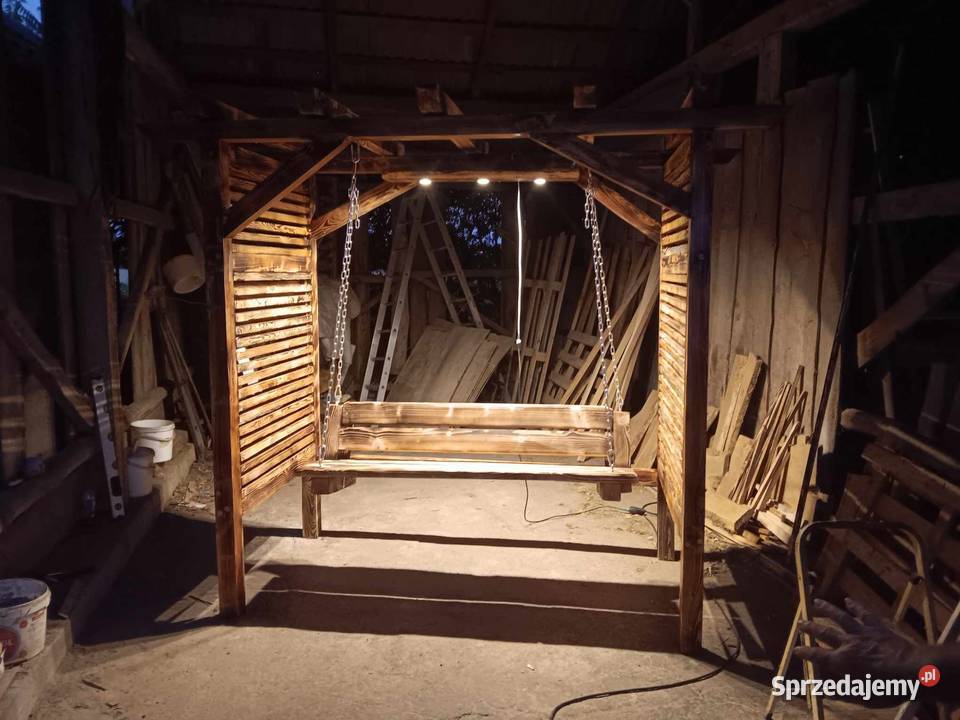 Pergola z morzliwościo z ławeczko jako huśtawka Studnie ozdobne Ciechanów