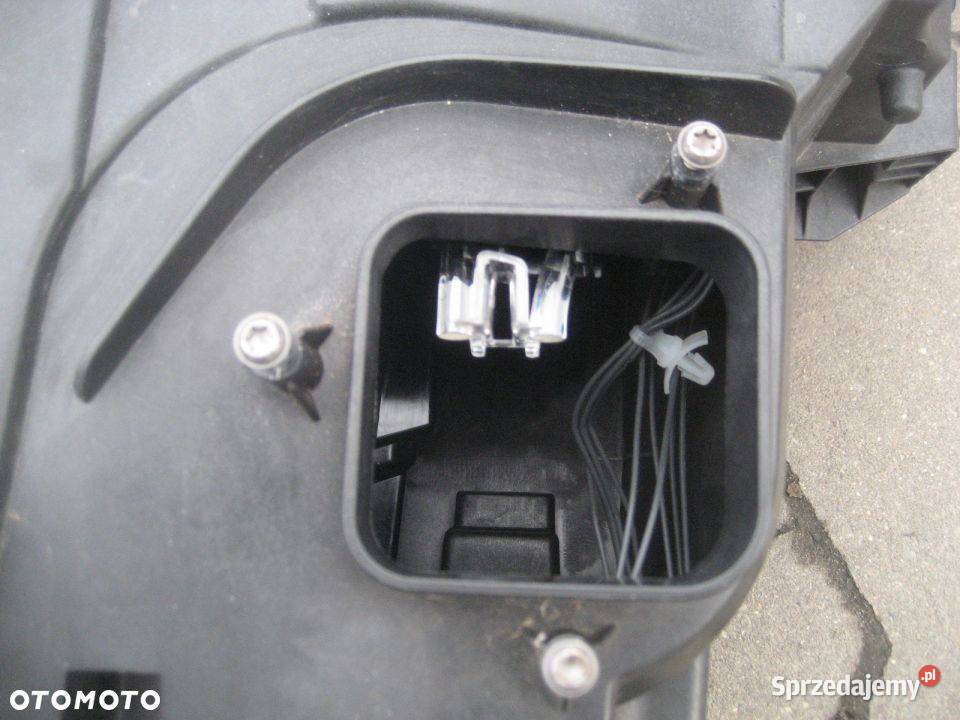 BMW X1 F48 1518R LAMPA PRZÓD LEWA FULL LED wielkopolskie