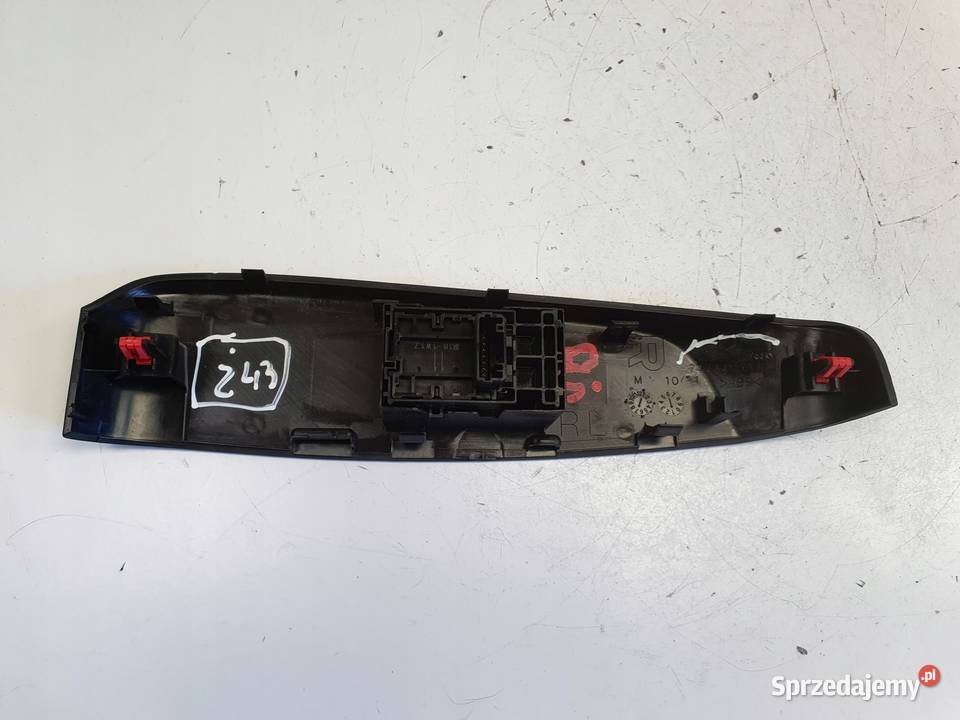 Toyota Camry VIII Prawy przełącznik szyby Panel Rudka