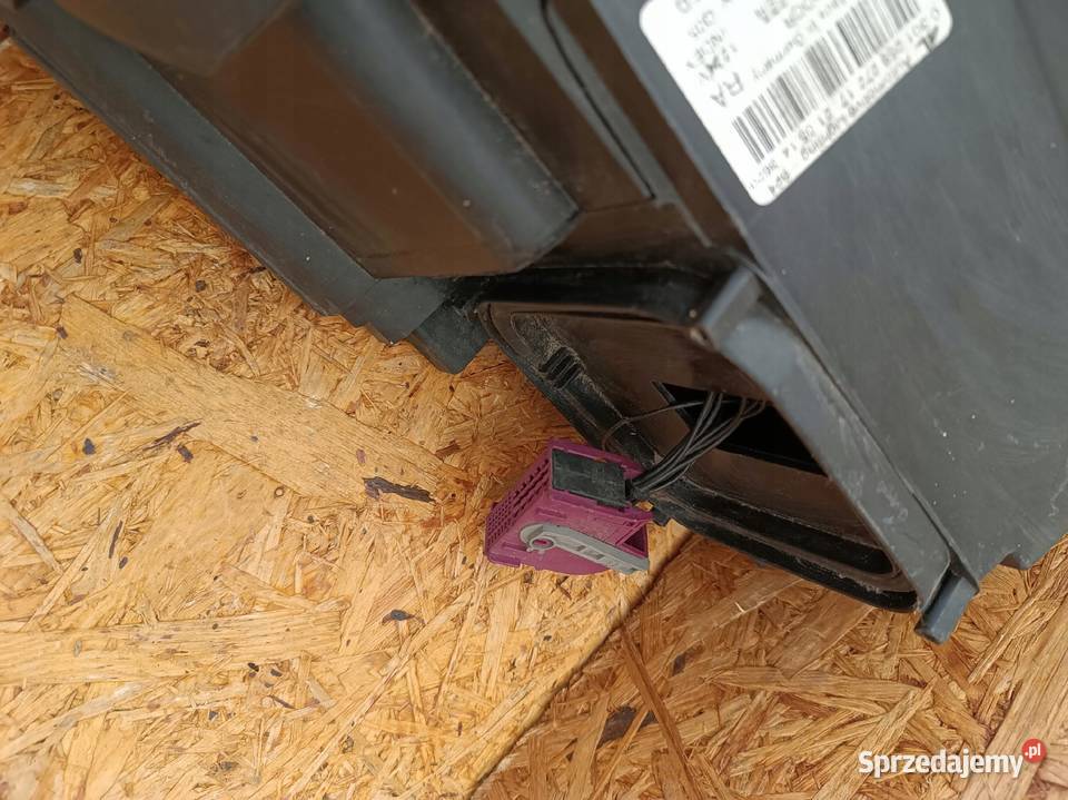 LAMPA PRAWY PRZÓD REFLEKTOR EU A2188201659 wielkopolskie Nowy Tomyśl