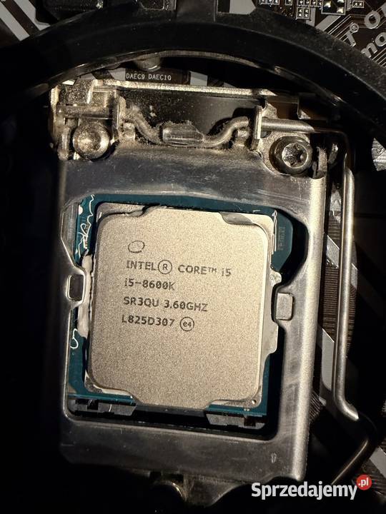 Płyta procesor RAM chłodzenie Liczba rdzeni procesora 6