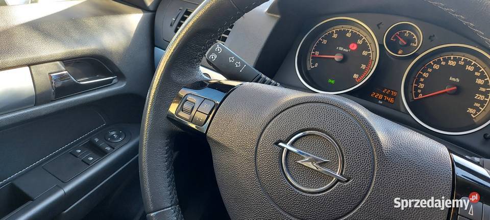 Opel Astra Edition 18 Benzyna 140 Bi Xenon Dzierżoniów