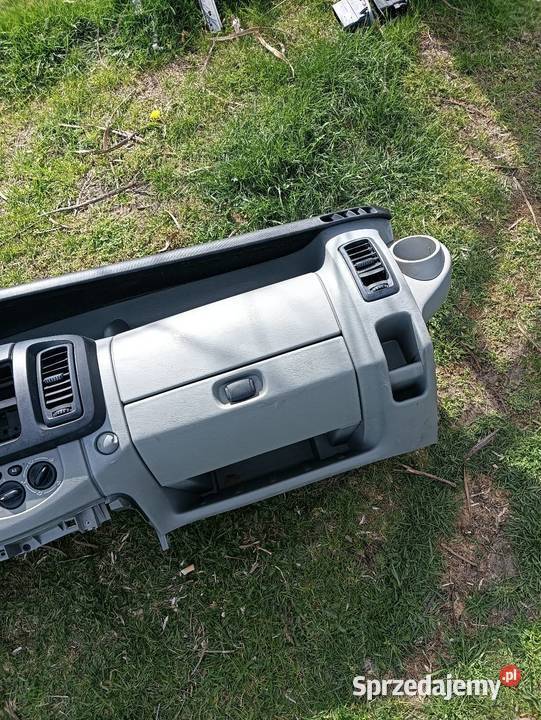 Konsola kokpit deska Trafic Vivaro Primastar Poniec