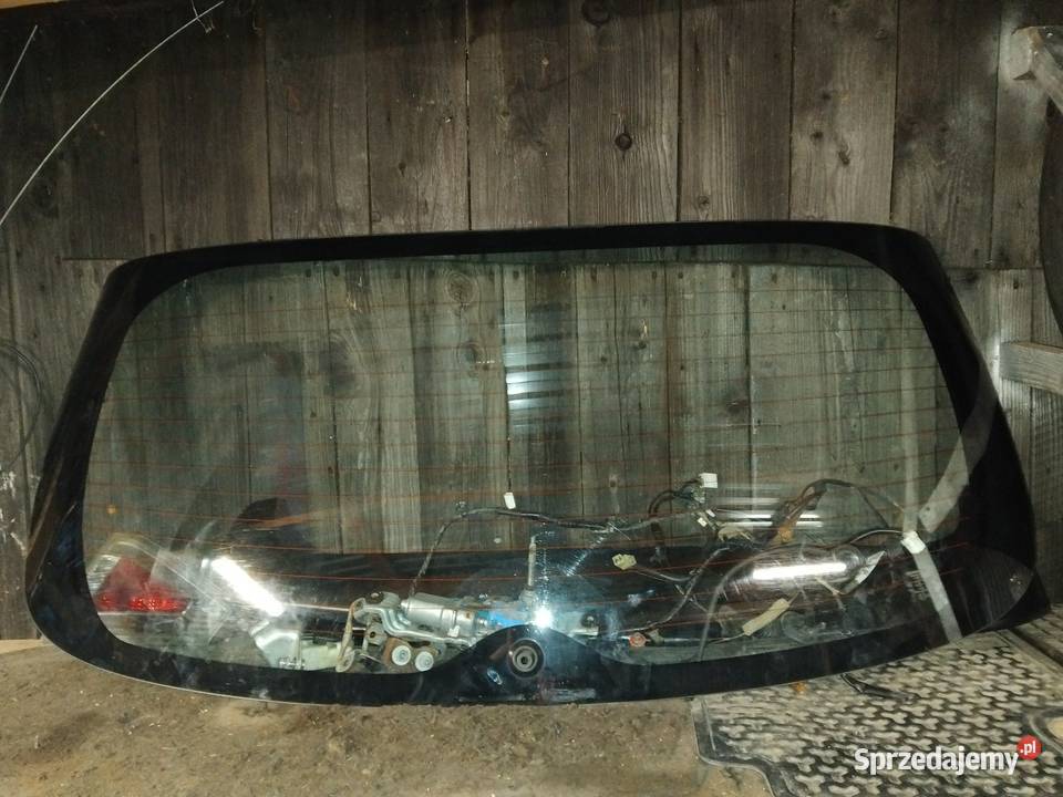 Szyba tylna na klape subaru impreza III GH osobowe Tylne
