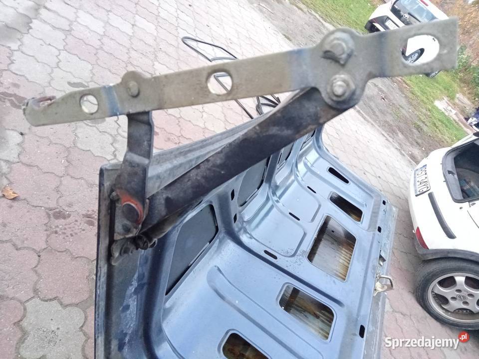 Polonez Atu klapa tyl Karoseria Stalowa Wola