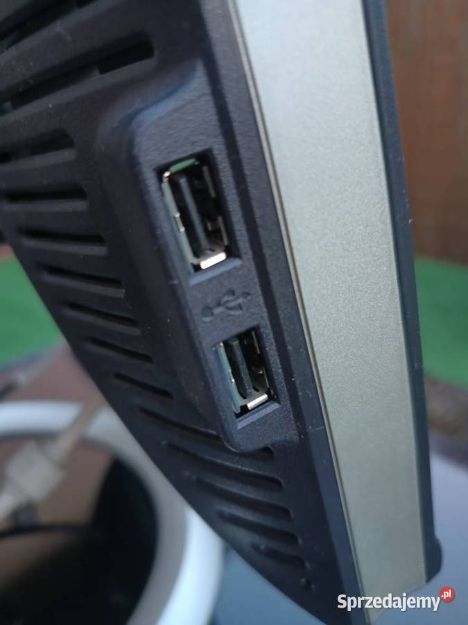 2 monitory Dell 17