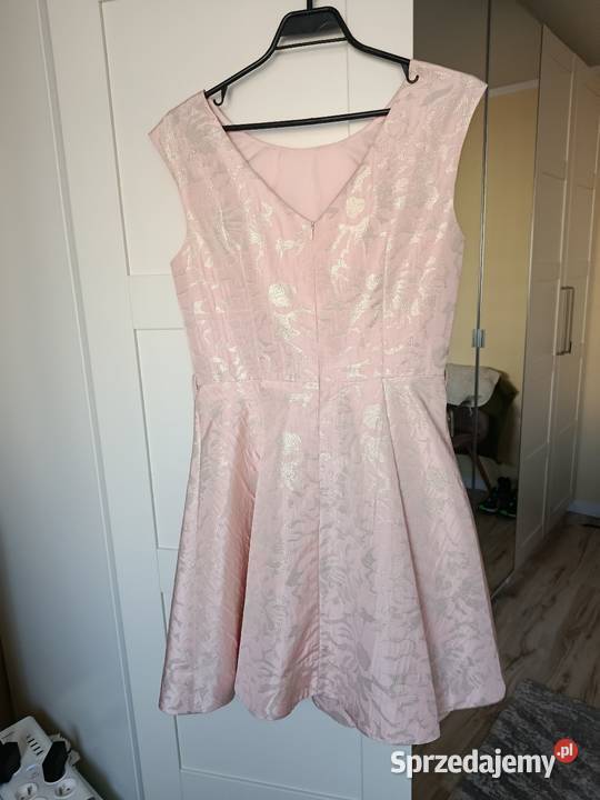 Sukienki damskie sprzedam