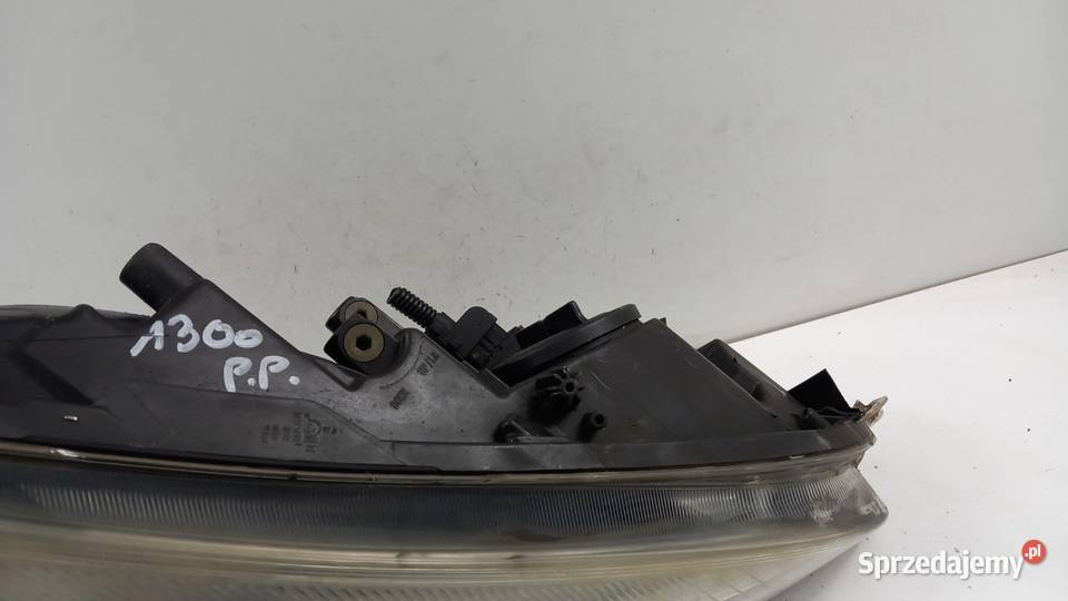 OPEL ASTRA J LAMPA PRZÓD PRAWA Zbierkowo