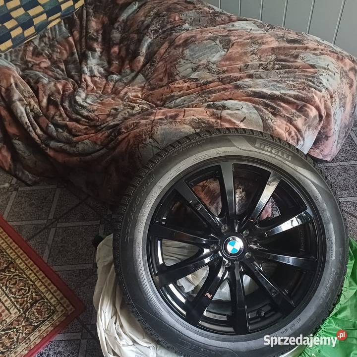Kola BMW X1U11z oponami zimowymi pirelli Samochodowe Ciechocinek