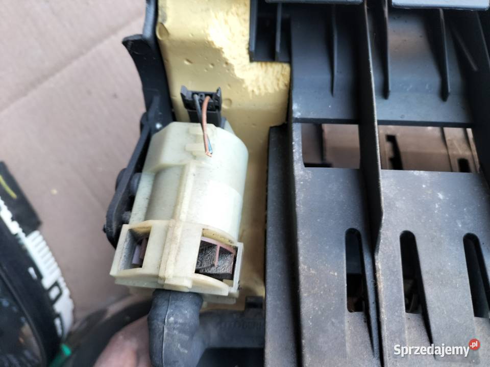AUDI A38L A3 8L PANEL NAWIEWU RAMKA RADIA lubelskie sprzedam