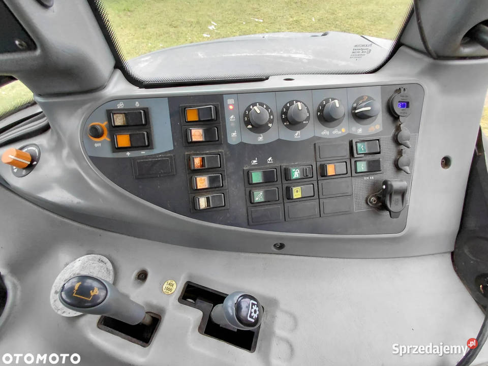 Ciągnik rolniczy VALTRA T151E kujawsko-pomorskie Świecie