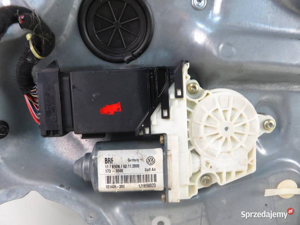 PODNOŚNIK SZYBY PRAWY 3D VW GOLF IV 1J1