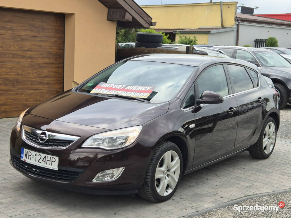 Opel Astra 14B 2011r 104 Perfekcyjny Stan Z Radom