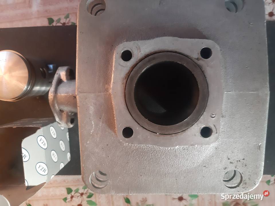 Oryginalny cylinder ddr plus tłok szlifierki Dąbrowa Tarnowska