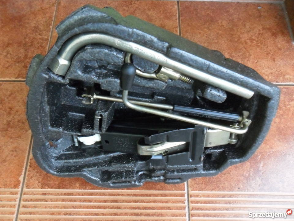 VW zestaw koła zapasowego Lewarek Klucz Hak Jarocin