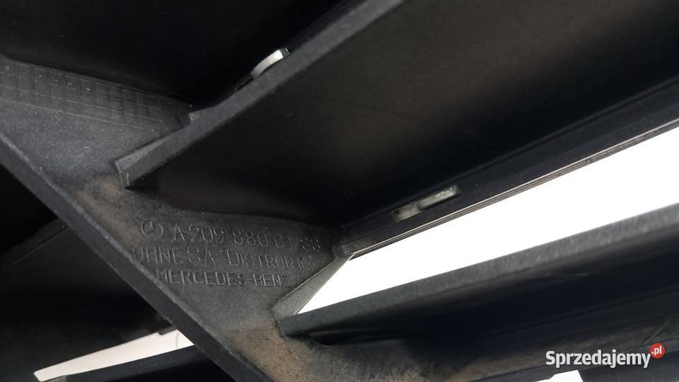MERCEDES CLK W209 ATRAPA GRILL C744 Zbierkowo sprzedam