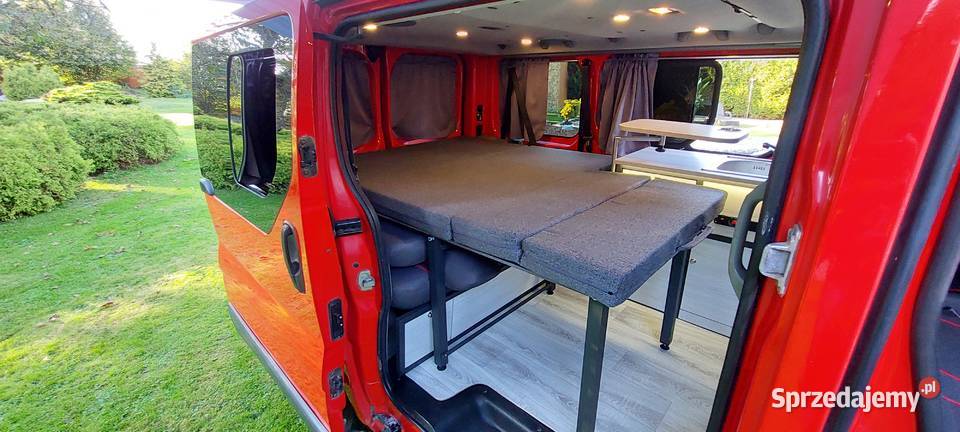 Renault Trafic Campervan 20 L1H1 9 osobowy klima czerwony Czernica