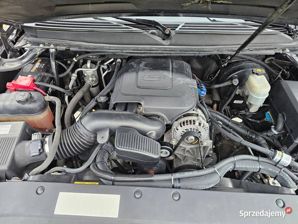 Chevrolet Suburban 53L V8 320 LPG 9 osobowy RWD 403000km Józefów sprzedam