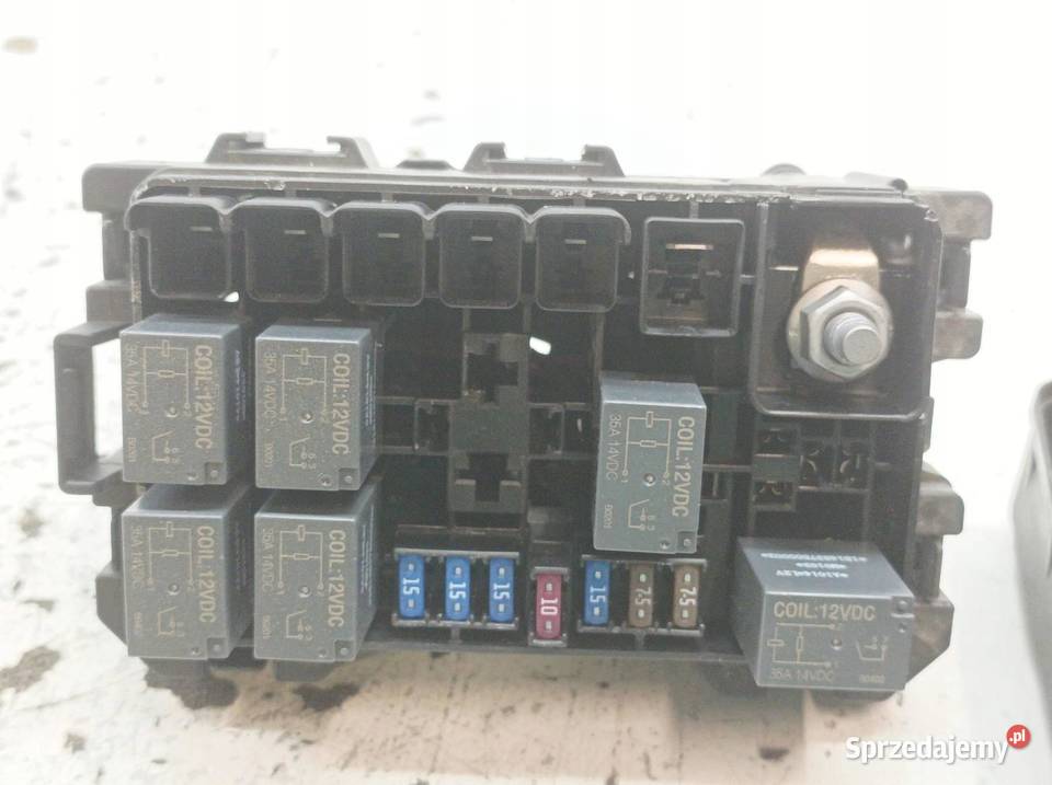 SKRZYNKA BEZPIECZNIKÓW 15 B 106 Piaggio Porter