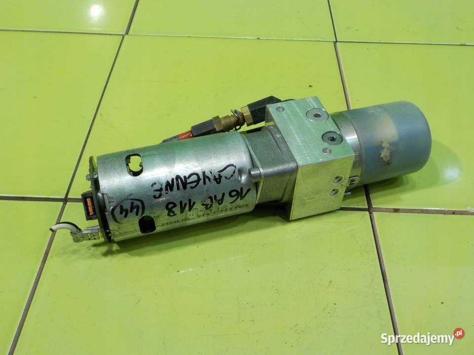 PORSCHE CAYENNE LIFT 48 B 07r 5D pompa silownik