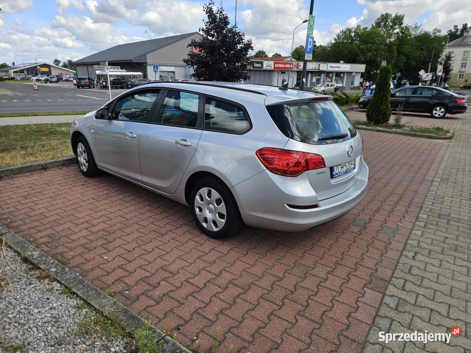 Opel Astra j kombi 17isuzusuper stan Recz