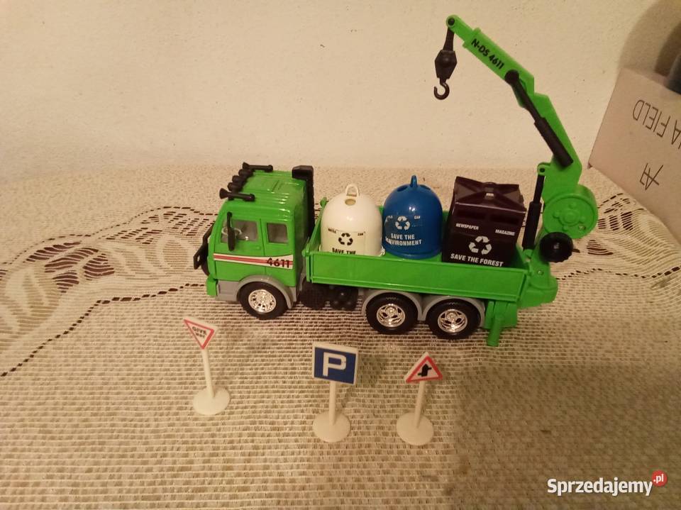 Śmieciarka ciężarówka z trzema znakami i Samochody i pojazdy Warszawa